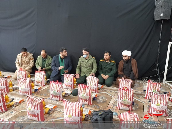 توزیع ۳۵۰ بسته معیشتی به یاد سردار سلیمانی بین خانوادههای نیازمند توزیع ۳۵۰ بسته معیشتی به یاد سردار سلیمانی بین خانوادههای نیازمند