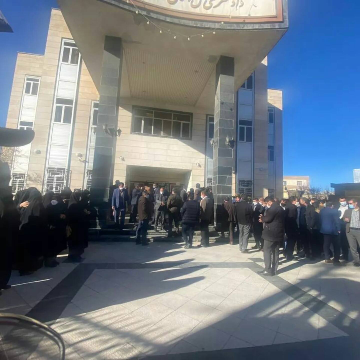 اعتصاب کارکنان اداری و قضایی دادگستری کهگیلویه و بویراحمد اعتصاب کارکنان اداری و قضایی دادگستری کهگیلویه و بویراحمد