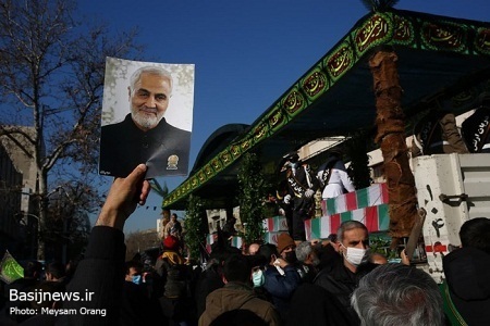 مراسم تشییع پیکر ۱۵۰ شهید گمنام از دانشگاه تهران