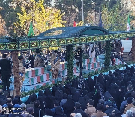 مراسم تشییع پیکر ۱۵۰ شهید گمنام از دانشگاه تهران