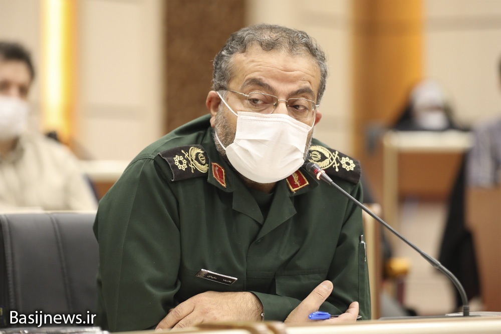 برخی از رسانههای داخلی برای دشمن کوچه باز میکنند برخی از رسانههای داخلی برای دشمن کوچه باز میکنند