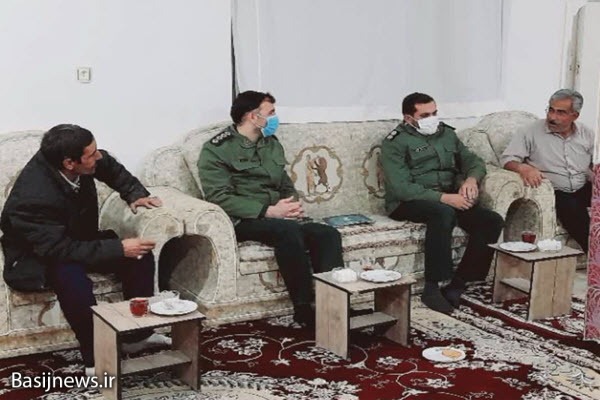 دیدار فرمانده سپاه فامنین با ایثارگران و رزمندگان روستای طاوه