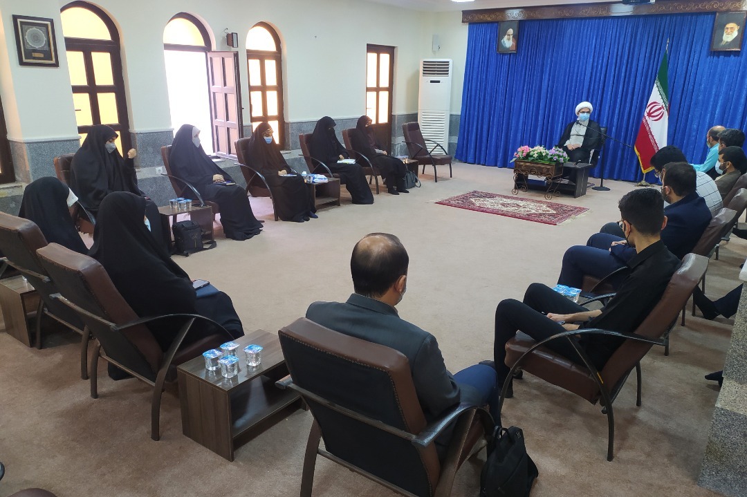 دیدار جمعی از دانشجویان بسیجی استان بوشهر با آیت الله صفایی بوشهری