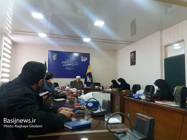 تلاش دشمن شکاف بین مردم و روحانیت است تلاش دشمن شکاف بین مردم و روحانیت است