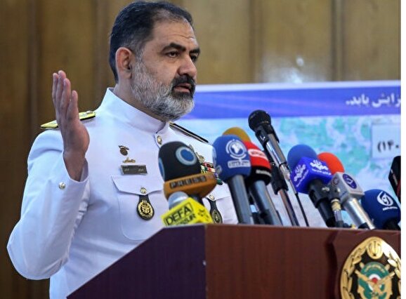 ارتش در همه عرصهها آماده جانفشانی است/با تمام قوا در خدمت نظام اسلامی هستیم ارتش در همه عرصهها آماده جانفشانی است/با تمام قوا در خدمت نظام اسلامی هستیم