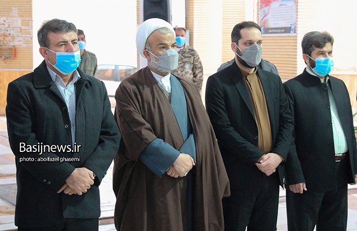 تجدید میثاق مسئولان شهرستان دشتستان با شهدا در اولین روز ایام دهه فجر تجدید میثاق مسئولان شهرستان دشتستان با شهدا در اولین روز ایام دهه فجر