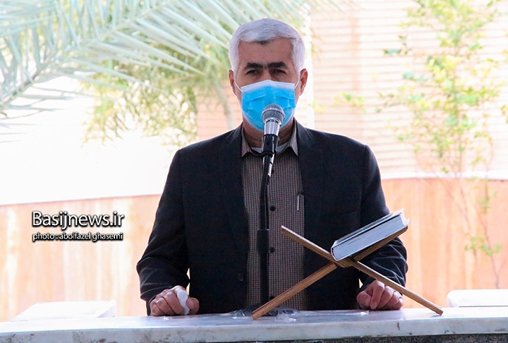 تجدید میثاق مسئولان شهرستان دشتستان با شهدا در اولین روز ایام دهه فجر تجدید میثاق مسئولان شهرستان دشتستان با شهدا در اولین روز ایام دهه فجر