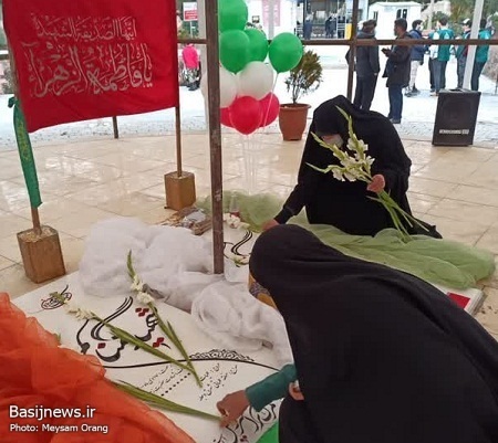 غباروبی و عطرافشانی مزار شهدای گمنام