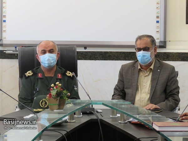 دیدار صمیمانه سردار رزمجو با رئیس دانشگاه پیام نور بوشهر دیدار صمیمانه سردار رزمجو با رئیس دانشگاه پیام نور بوشهر