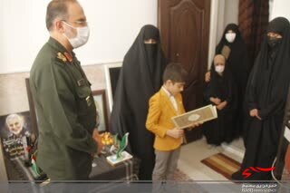 آیین رونمایی از تابلوی کوچه شهید مدافع حرم محمد حسین عطری آیین رونمایی از تابلوی کوچه شهید مدافع حرم محمد حسین عطری