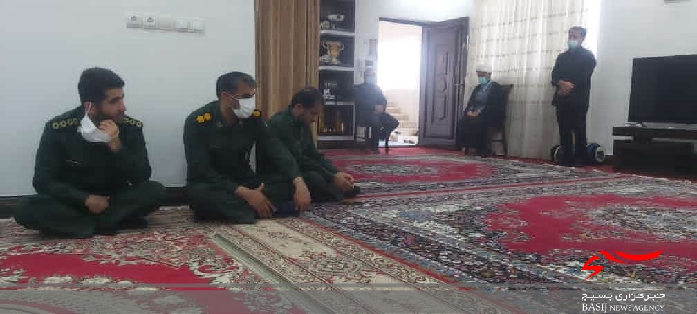 دیدار و ابراز همدردی جانشین سپاه فتح استان با خانواده های ۲ شهید در چرام
