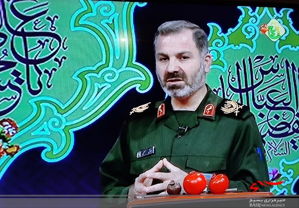 تفکر پاسداری از اسلام مرز نمیشناسد /سپاه در مسیر تداوم نهضت حسینی گام برمیدارد تفکر پاسداری از اسلام مرز نمیشناسد /سپاه در مسیر تداوم نهضت حسینی گام برمیدارد
