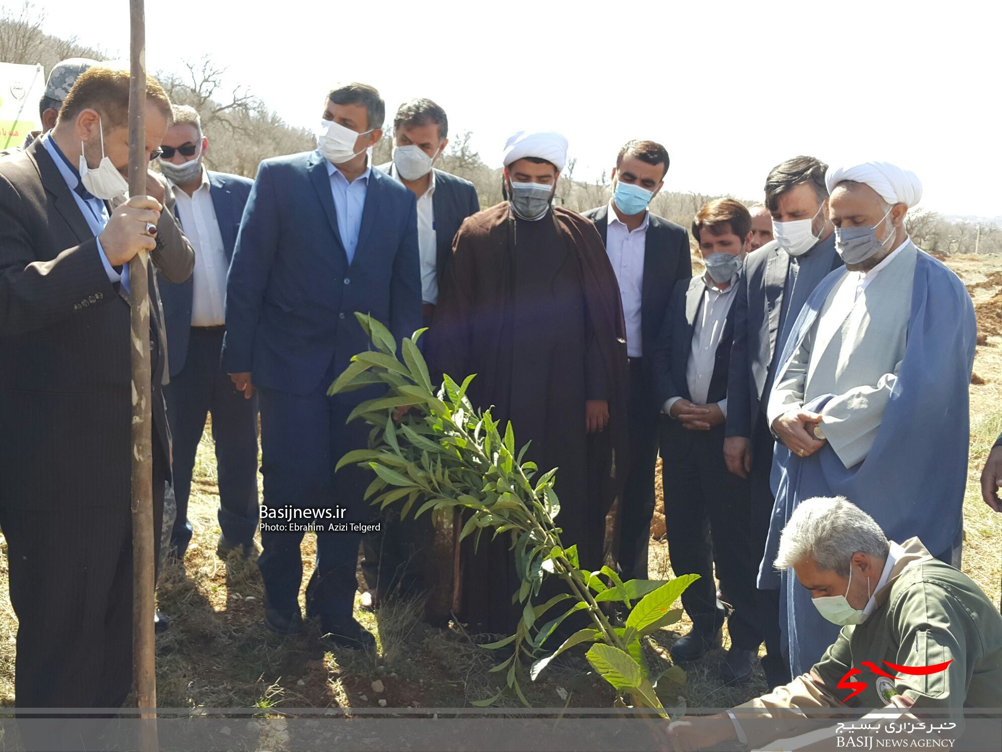 آیین درختکاری در بوستان شهدای تیپ ۴۸ فتح برگزار شد/سردار حکمتیان: غرس ۲۵۰۰ اصله نهال توسط تیپ ۴۸ فتح / استاندار: ۶۰ درصد جنگل های بلوط کهگیلویه و بویراحمد از بین رفته اند آیین درختکاری در بوستان شهدای تیپ ۴۸ فتح برگزار شد/سردار حکمتیان: غرس ۲۵۰۰ اصله نهال توسط تیپ ۴۸ فتح / استاندار: ۶۰ درصد جنگل های بلوط کهگیلویه و بویراحمد از بین رفته اند