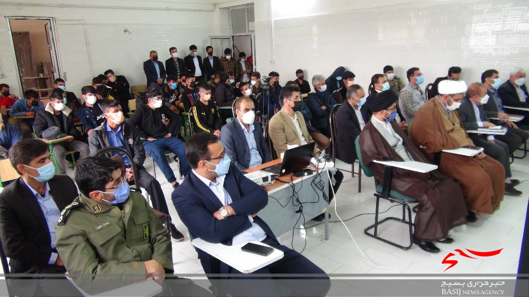 هنرجویان نمونه علمی و اخلاقی هنرستان کشاورزی آیت الله ملک حسینی یاسوج تجلیل شدند