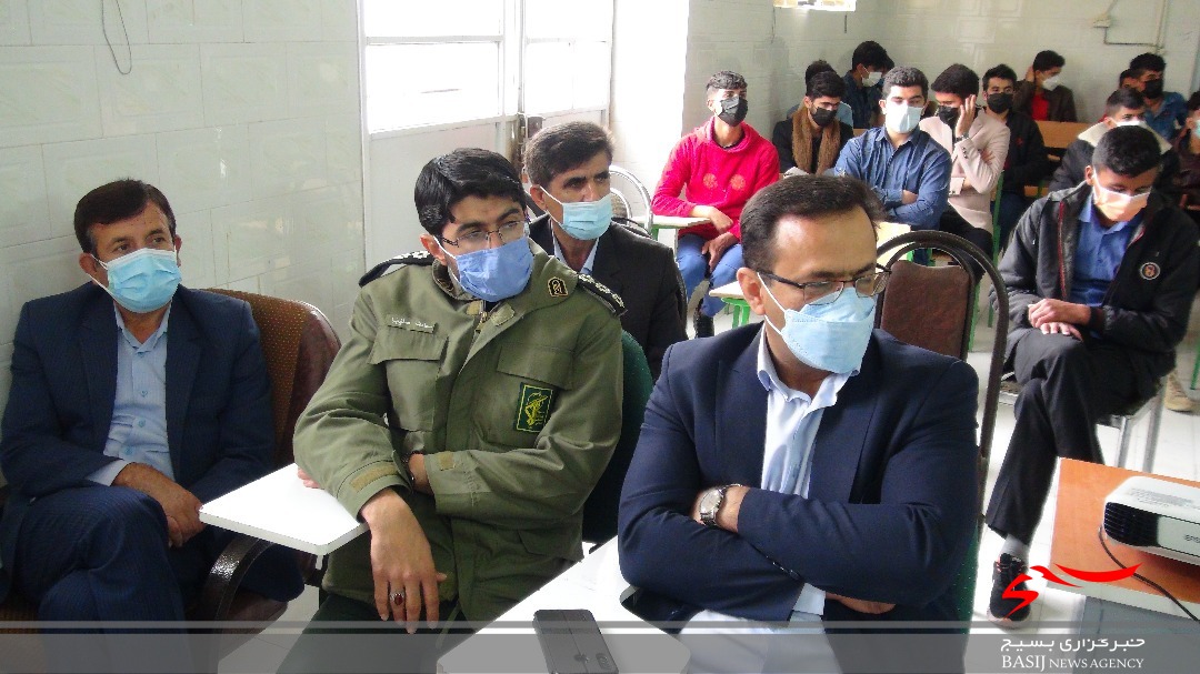 هنرجویان نمونه علمی و اخلاقی هنرستان کشاورزی آیت الله ملک حسینی یاسوج تجلیل شدند