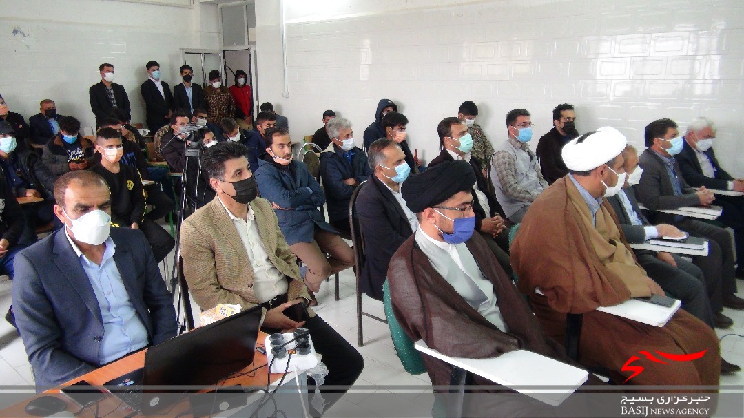 هنرجویان نمونه علمی و اخلاقی هنرستان کشاورزی آیت الله ملک حسینی یاسوج تجلیل شدند