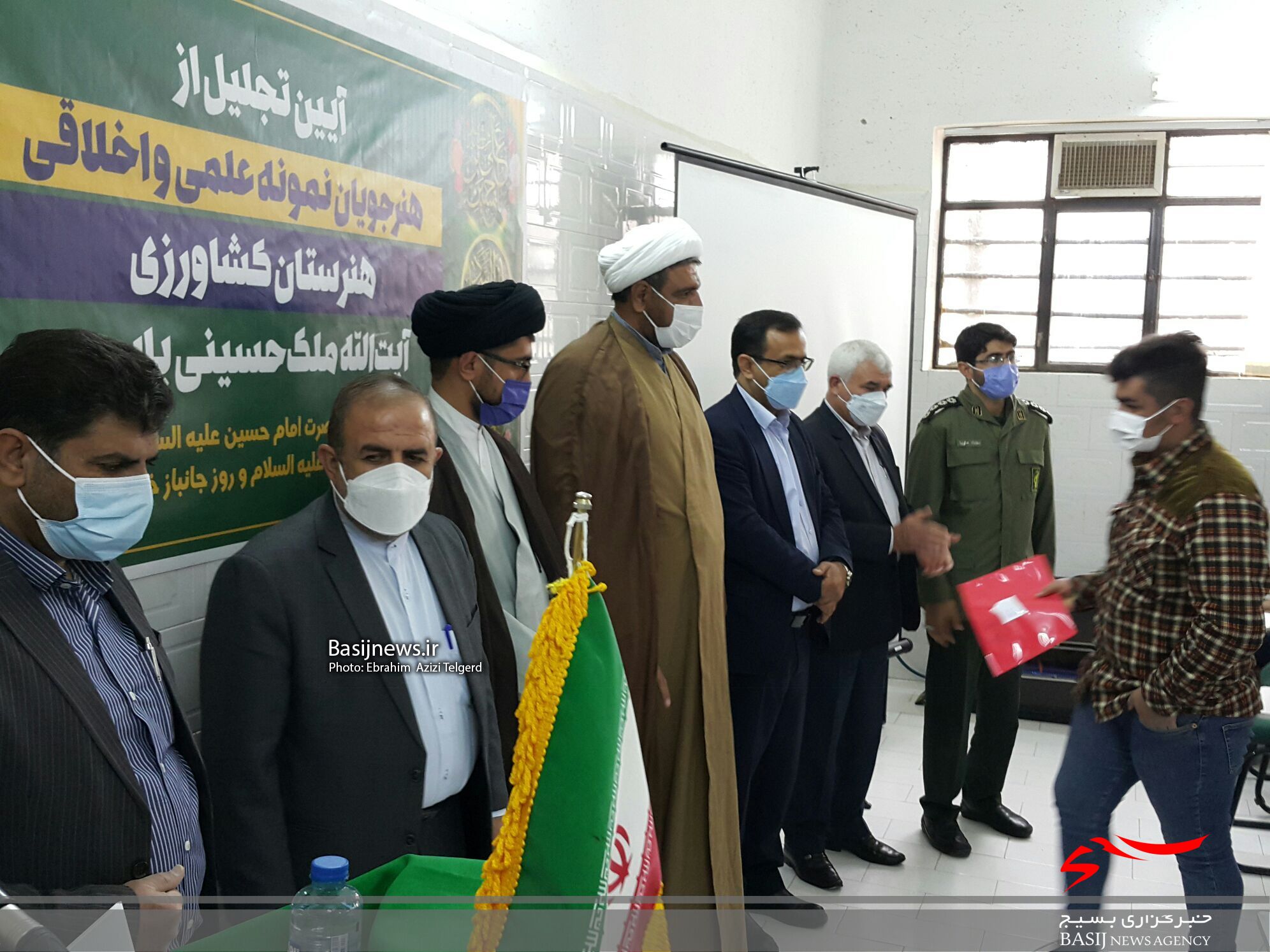 هنرجویان نمونه علمی و اخلاقی هنرستان کشاورزی آیت الله ملک حسینی یاسوج تجلیل شدند