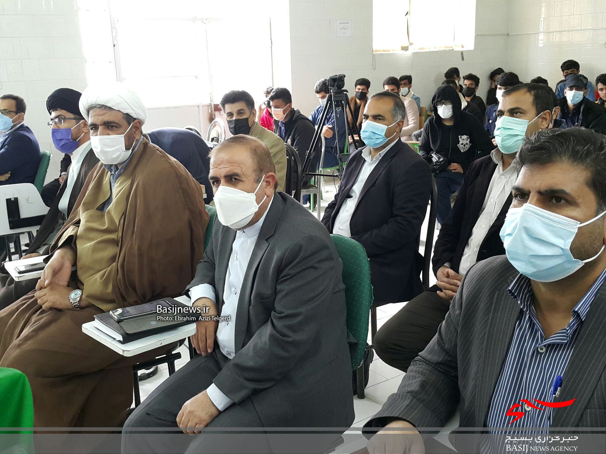 هنرجویان نمونه علمی و اخلاقی هنرستان کشاورزی آیت الله ملک حسینی یاسوج تجلیل شدند