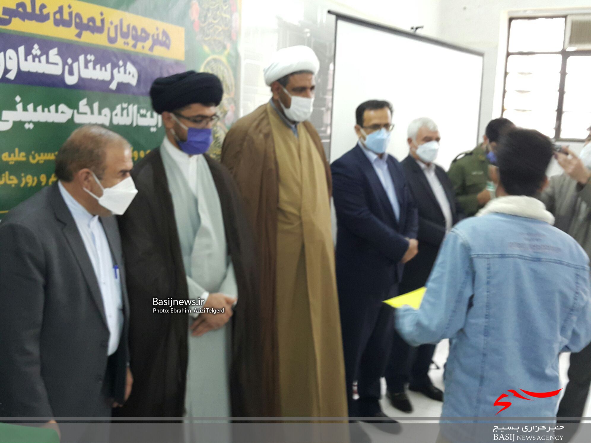 هنرجویان نمونه علمی و اخلاقی هنرستان کشاورزی آیت الله ملک حسینی یاسوج تجلیل شدند