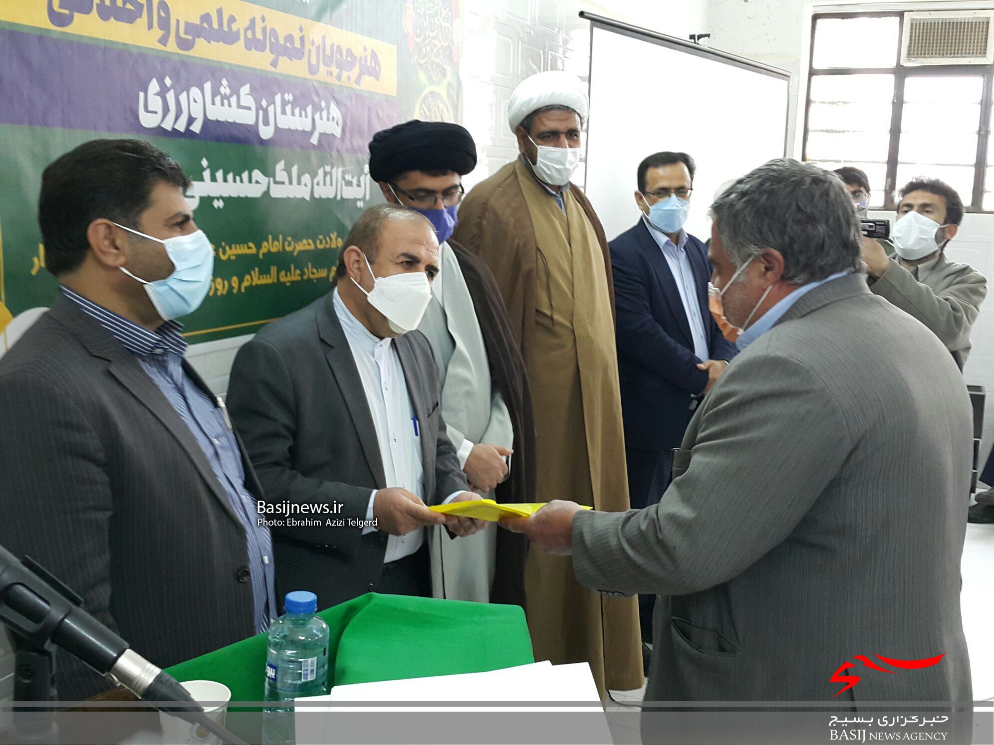 هنرجویان نمونه علمی و اخلاقی هنرستان کشاورزی آیت الله ملک حسینی یاسوج تجلیل شدند
