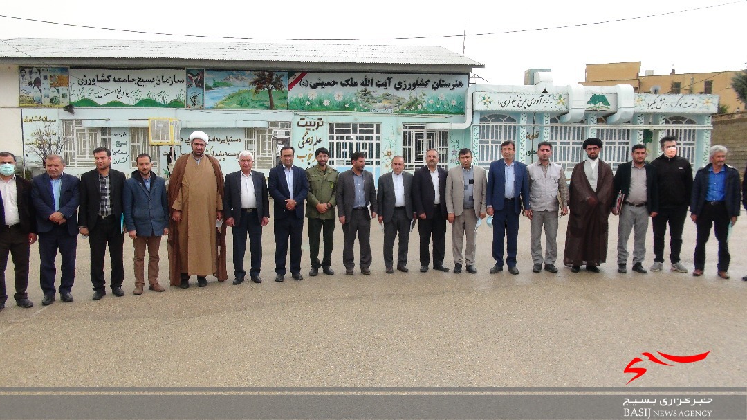 هنرجویان نمونه علمی و اخلاقی هنرستان کشاورزی آیت الله ملک حسینی یاسوج تجلیل شدند