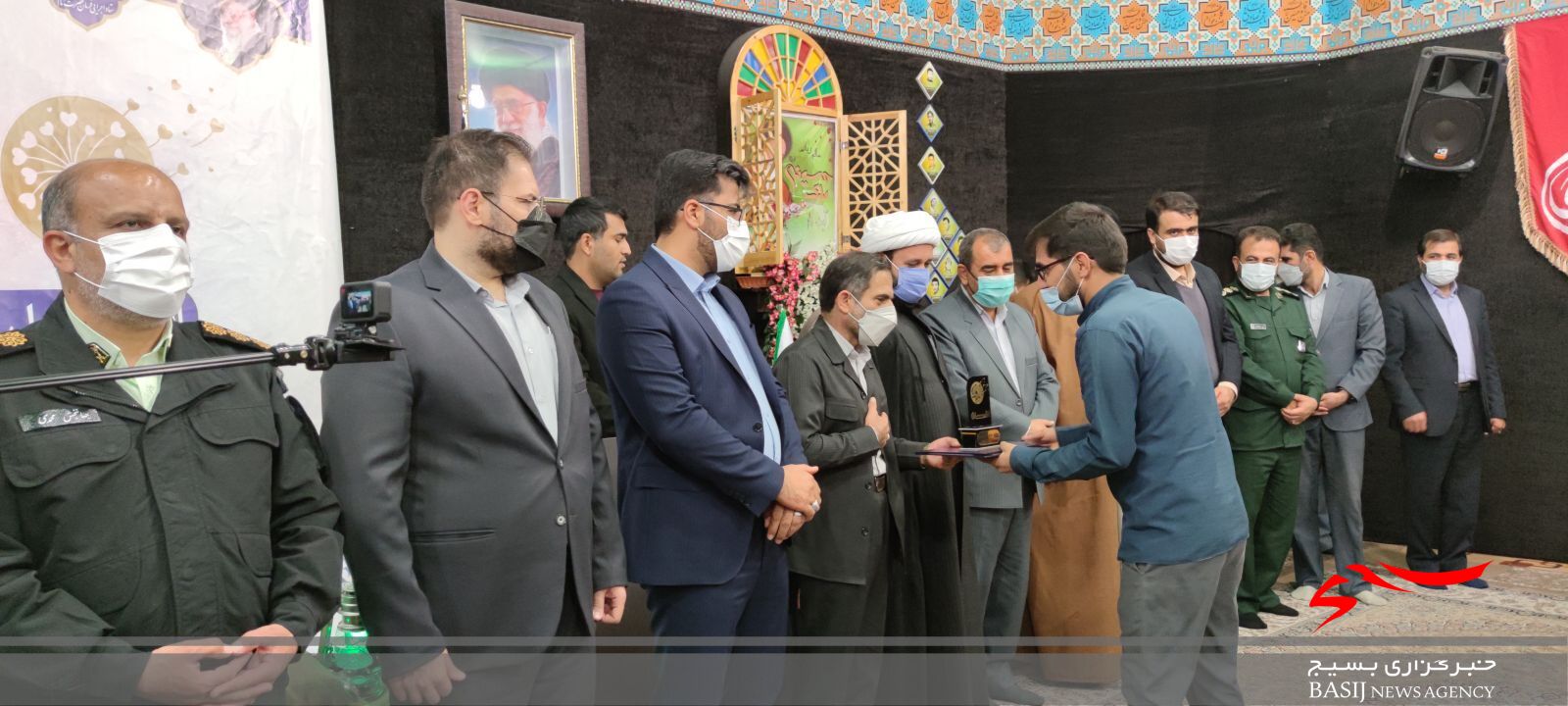 آیین تجلیل از فعالین احسان و نیکوکاری در کهگیلویه و بویراحمد ( + تصاویر ) آیین تجلیل از فعالین احسان و نیکوکاری در کهگیلویه و بویراحمد ( + تصاویر )