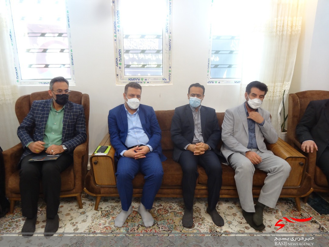 دیدار نخبگان با خامواده اولین شهید سلامت استان/ اکوانی: شهدا سرآمدان ماندگار تاریخ هستند دیدار نخبگان با خامواده اولین شهید سلامت استان/ اکوانی: شهدا سرآمدان ماندگار تاریخ هستند