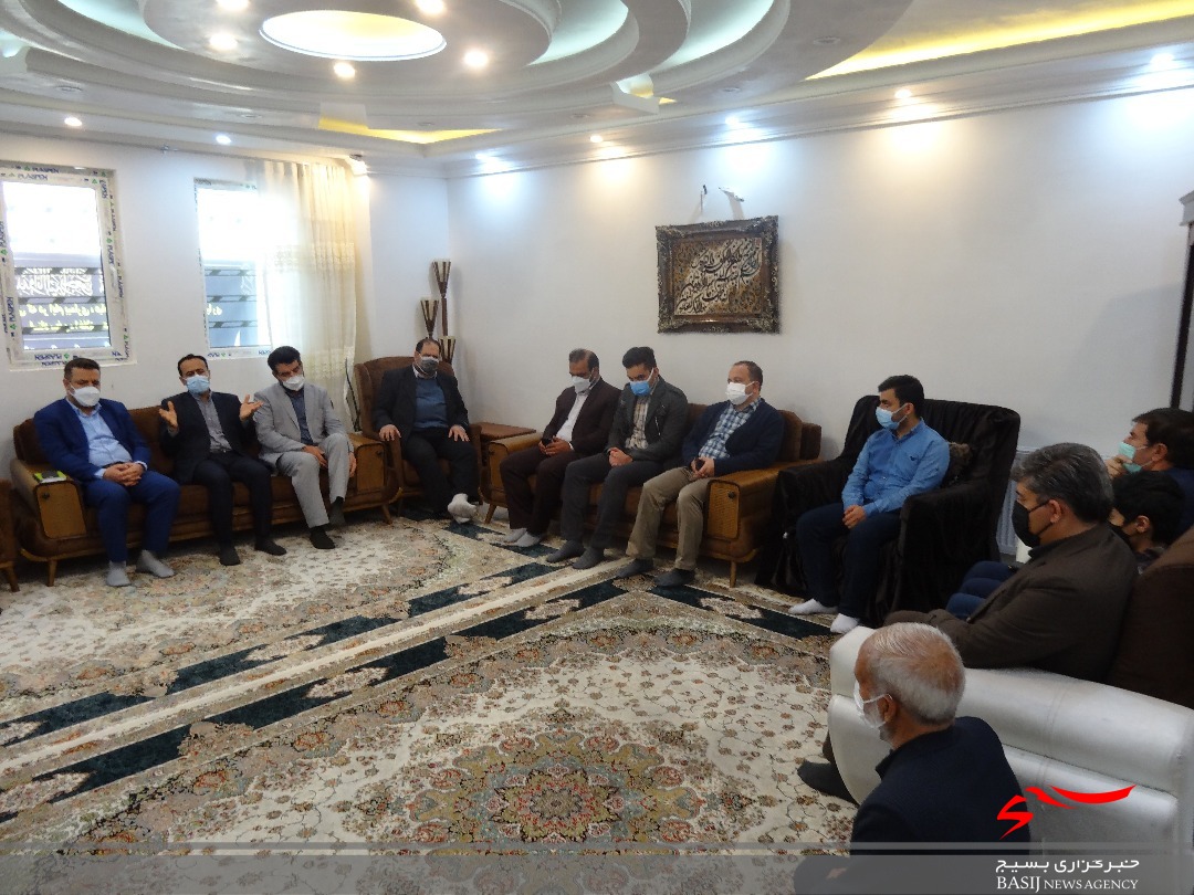 دیدار نخبگان با خامواده اولین شهید سلامت استان/ اکوانی: شهدا سرآمدان ماندگار تاریخ هستند دیدار نخبگان با خامواده اولین شهید سلامت استان/ اکوانی: شهدا سرآمدان ماندگار تاریخ هستند