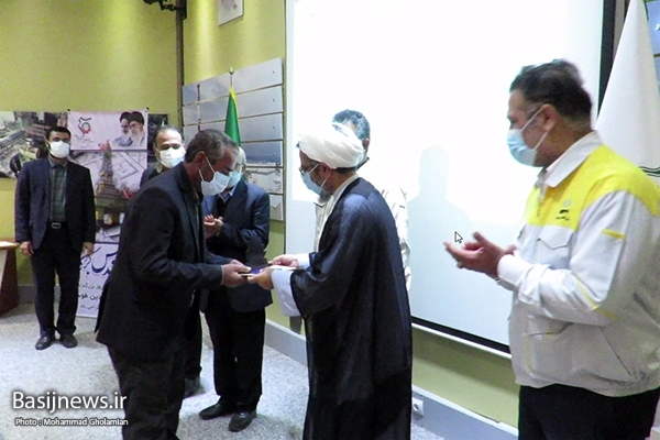 مراسم بزرگداشت روز مهندس در بوشهر برگزار شد/ تقدیر از بسیجیان نمونه صنعت و معدن استان بوشهر