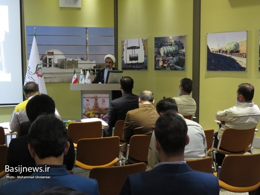 مراسم بزرگداشت روز مهندس در بوشهر برگزار شد/ تقدیر از بسیجیان نمونه صنعت و معدن استان بوشهر