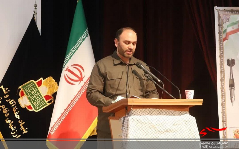 مسئول روابط عمومی سپاه کربلا نویسنده برگزیده جایزه ادبی یوسف شد مسئول روابط عمومی سپاه کربلا نویسنده برگزیده جایزه ادبی یوسف شد