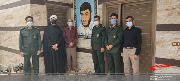 دیدار با خانواده معلم شهید خضر نامور در هفته عقیدتی سیاسی دیدار با خانواده معلم شهید خضر نامور در هفته عقیدتی سیاسی