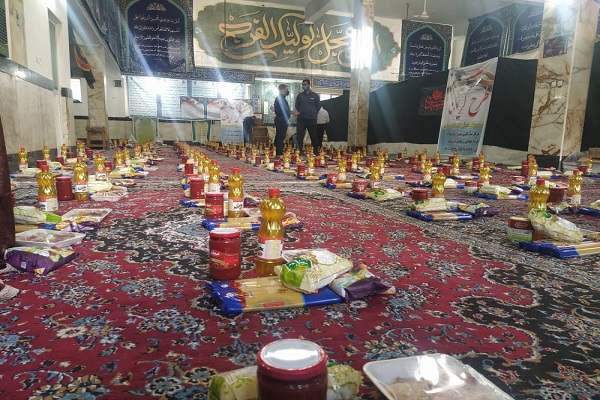 توزیع بیش از ۳۰۰ بسته معیشتی توسط گروه جهادی رسانهای جهانتاب در شیراز توزیع بیش از ۳۰۰ بسته معیشتی توسط گروه جهادی رسانهای جهانتاب در شیراز