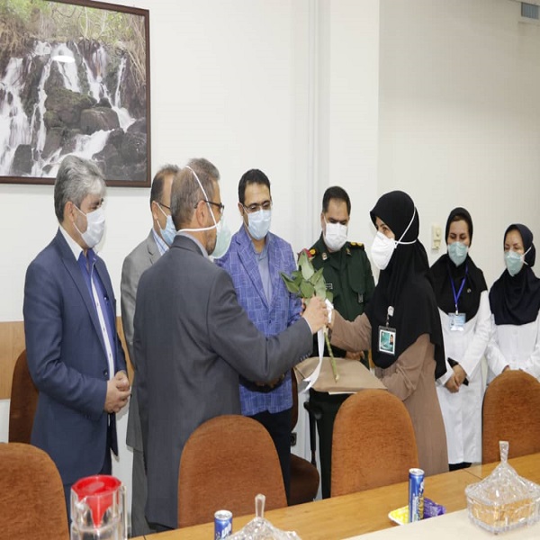 تجلیل از کادر درمان بیمارستا&zwnj;ن&zwnj;های درگیر با کرونا در روز روابط عمومی