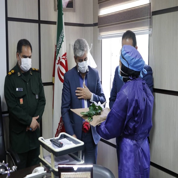 تجلیل از کادر درمان بیمارستا&zwnj;ن&zwnj;های درگیر با کرونا در روز روابط عمومی