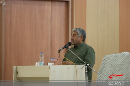 جوانان محور تحقق گام دوم انقلاب هستند جوانان محور تحقق گام دوم انقلاب هستند