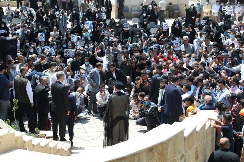 حضور حجت الاسلام رئیسی در جمع مردم شهرستان قدس+ تصویر حضور حجت الاسلام رئیسی در جمع مردم شهرستان قدس+ تصویر