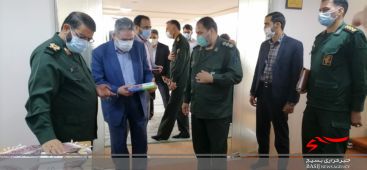 دیدار منتخبین ششمی دوره شورای شهر کرمان با فرمانده سپاه ثارالله دیدار منتخبین ششمی دوره شورای شهر کرمان با فرمانده سپاه ثارالله