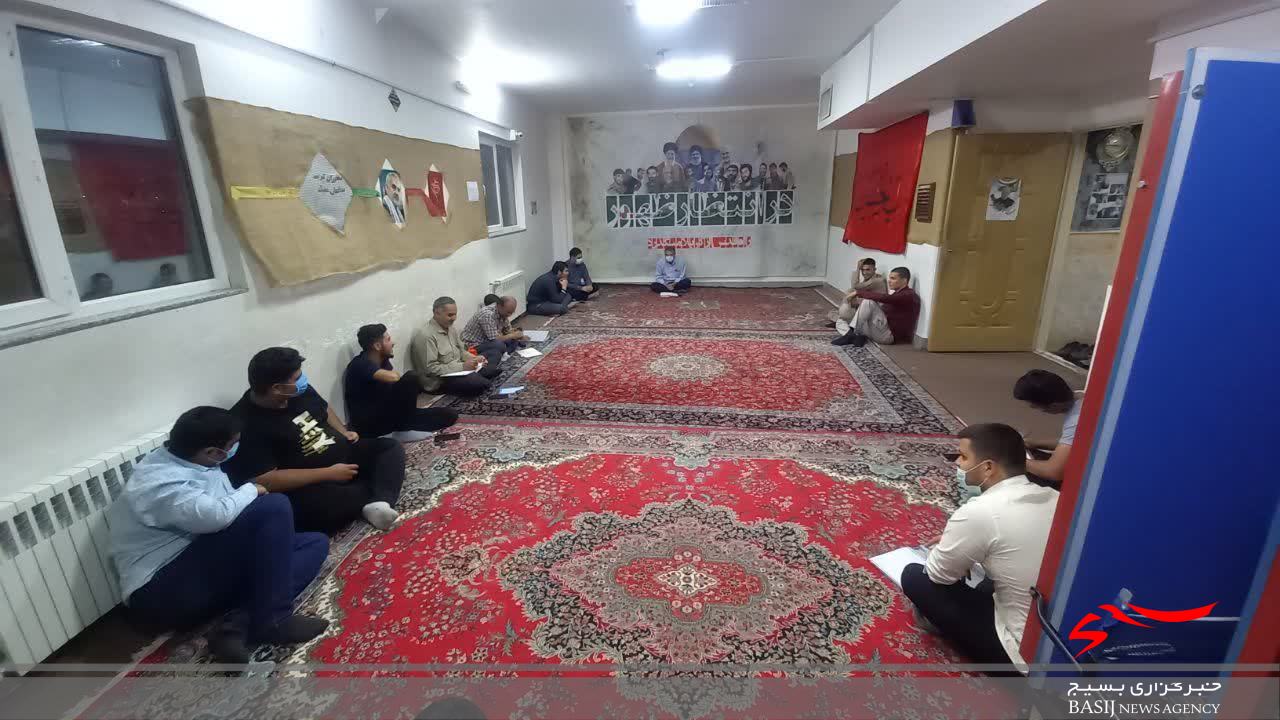 نشست روشنگری پایگاه حاج احمد متوسلیان نشست روشنگری پایگاه حاج احمد متوسلیان