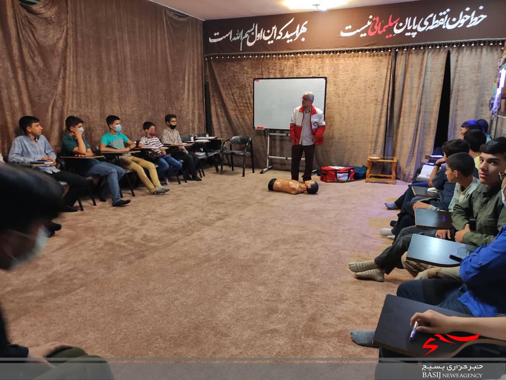 برگزاری کلاس های تابستانی متنوع با حضور بسیجیان برگزاری کلاس های تابستانی متنوع با حضور بسیجیان