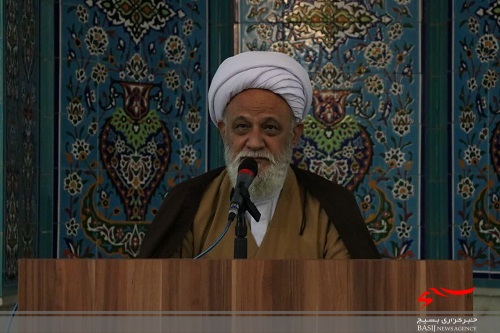 اولین قدم برای رسیدن به کمال فقیه شدن در دین است اولین قدم برای رسیدن به کمال فقیه شدن در دین است