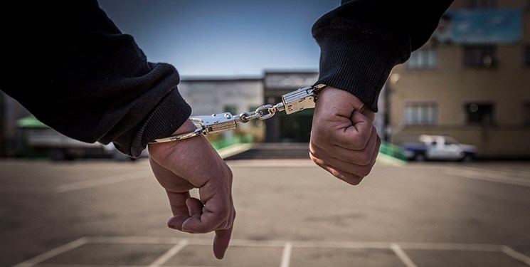 دستگیری قاچاقچی مواد مخدر در شاهرود دستگیری قاچاقچی مواد مخدر در شاهرود