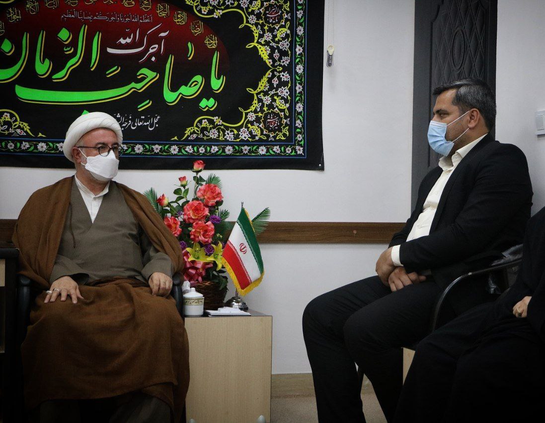 شورای اسلامی میتواند از خرد جمعی و نخبگان جهت سیاست گذاری و ریل گذاری شهری استفاده کند شورای اسلامی میتواند از خرد جمعی و نخبگان جهت سیاست گذاری و ریل گذاری شهری استفاده کند