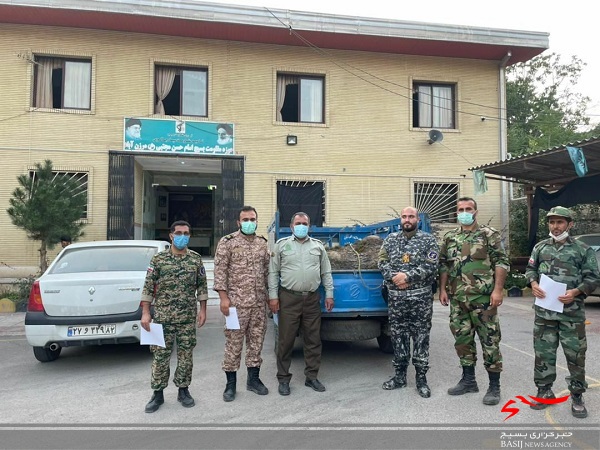 توقیف خودروی حامل ۳ تن چوب قاچاق در چالوس + تصاویر توقیف خودروی حامل ۳ تن چوب قاچاق در چالوس + تصاویر
