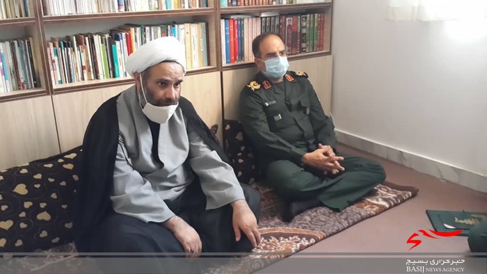 دیدار سردار موحد با خانواده جهادگر بسیجی مرحوم حجت الاسلام آقایی دیدار سردار موحد با خانواده جهادگر بسیجی مرحوم حجت الاسلام آقایی