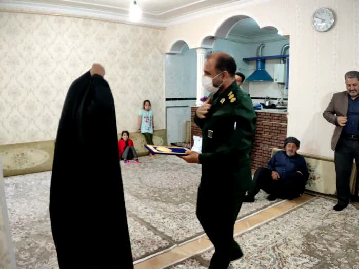 سرکشی از خانواده شهید علی حسینی توسط حوزه شهید فتحی زاده سرکشی از خانواده شهید علی حسینی توسط حوزه شهید فتحی زاده