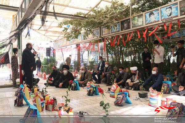 تهیه ۶۰۰ بسته معیشتی تحصیلی برای نیازمندان+ تصاویر