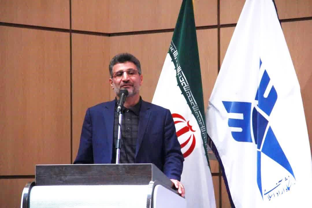 در تدریس باید کار جهادی کرد
