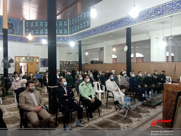 باید بر اساس مکتب ولایت به تکلیف خود عمل می کنیم باید بر اساس مکتب ولایت به تکلیف خود عمل می کنیم