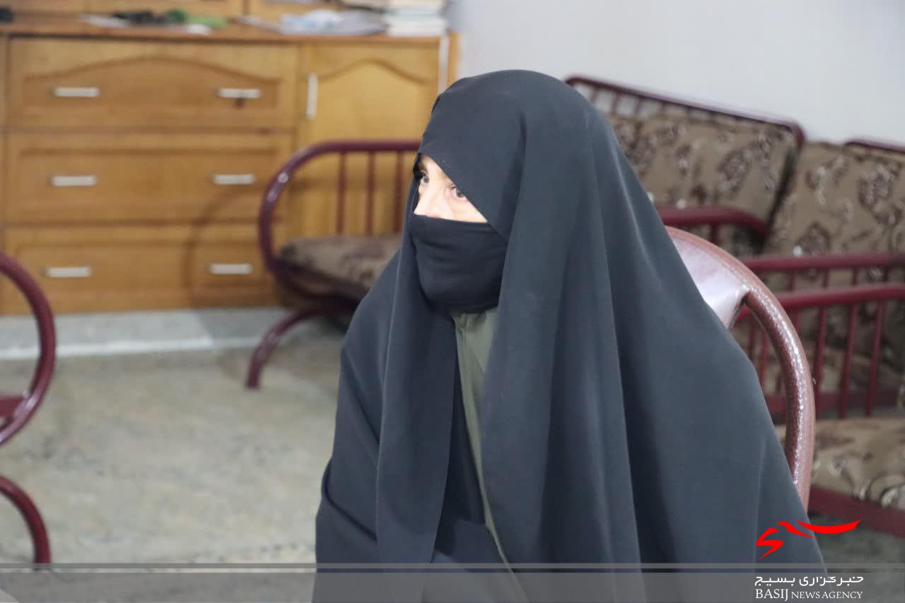 نور شهدا باعث میشود مردم راه دین و انقلاب را فراموش نکنند نور شهدا باعث میشود مردم راه دین و انقلاب را فراموش نکنند